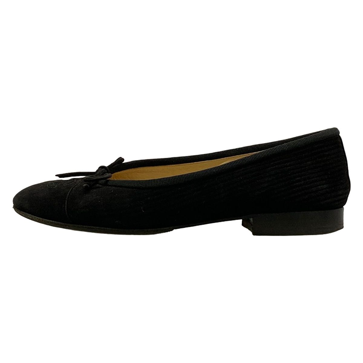 Chanel Pumps Black CC Logo Heels