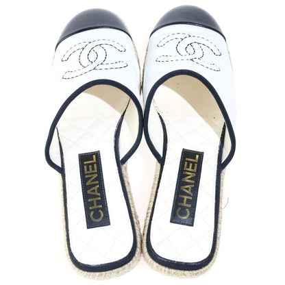 Chanel CC Logo Espadrilles Flat Sandals White Black — view 4