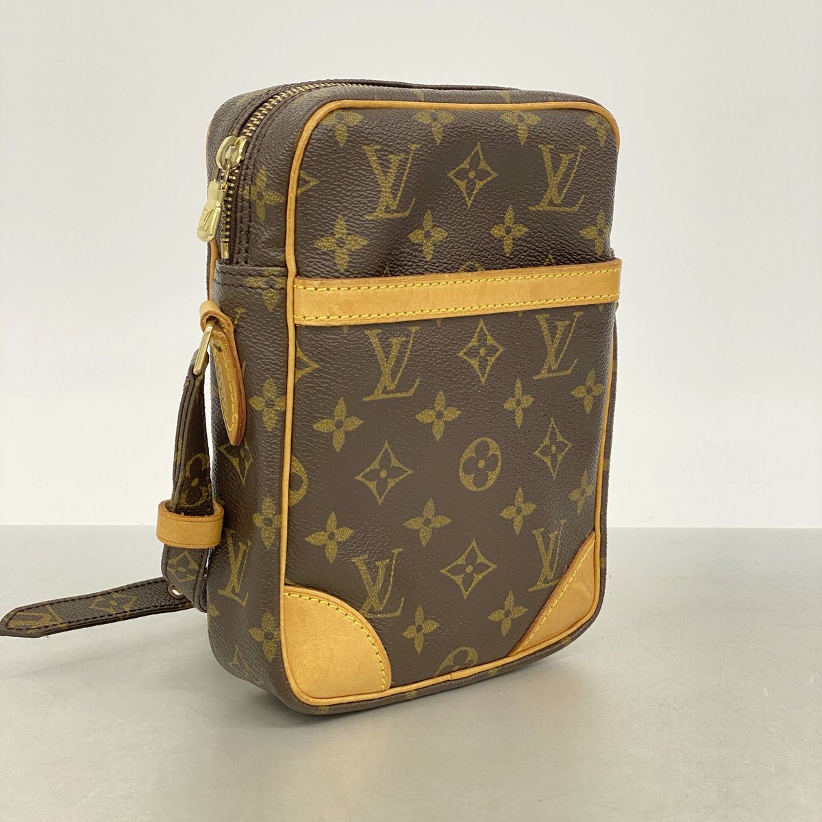 Louis Vuitton Shoulder Bag Monogram Danube Brown — view 2