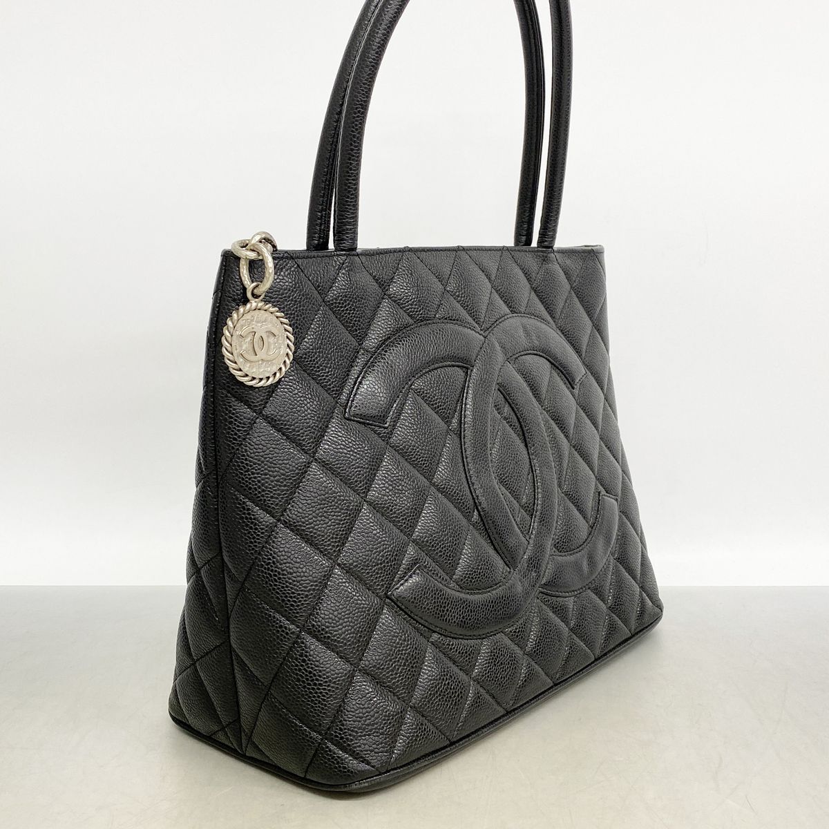 Chanel Tote Bag Reissue Caviar Leather Black Silver — view 2