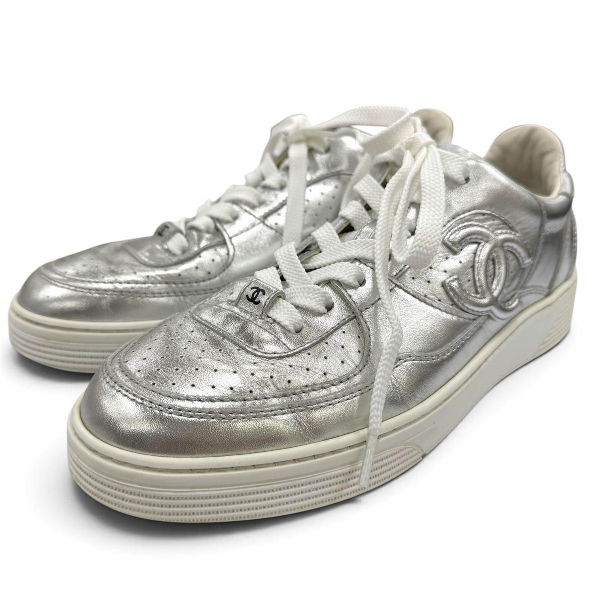 Chanel CC Logo Lace-up Leather Low-Top Sneakers Silver