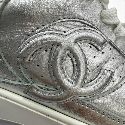 Chanel CC Logo Lace-up Leather Low-Top Sneakers Silver — view 8