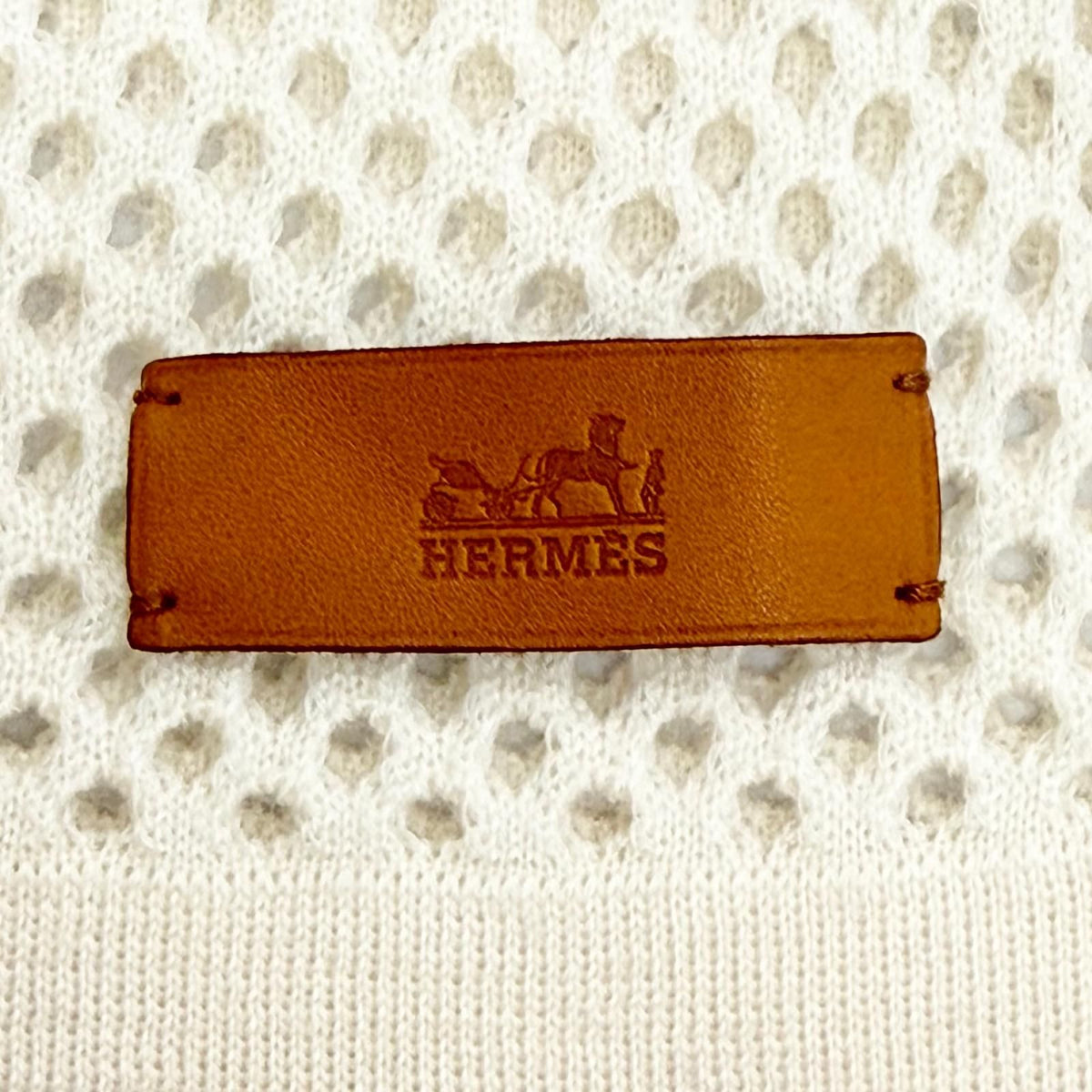 Hermes Maille Filet Cashmere 100% Logo Leather Shawl Scarf with Emblem Ivory — view 5