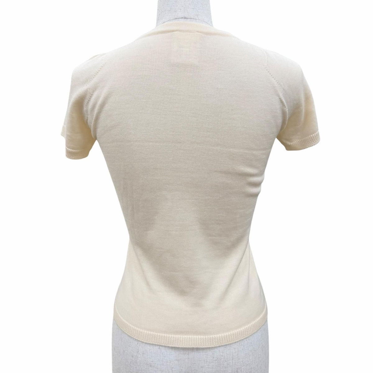 Chanel 04C Cashmere 100% CC Logo Embossed Cropped Short Sleeve Knit Beige 36 — view 4