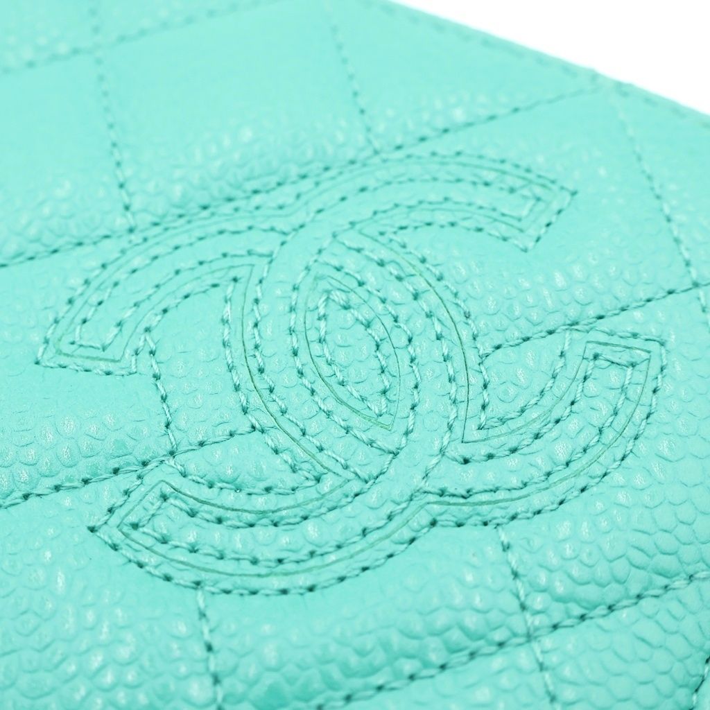Chanel CC Logo Quilted Round Zip Wallet Green Caviar Leather Silver — view 4