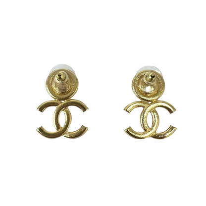 Chanel CC Logo Earrings Gold — view 6