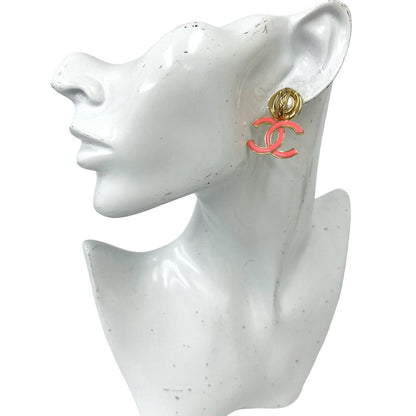 Chanel CC Logo Earrings Gold — view 2