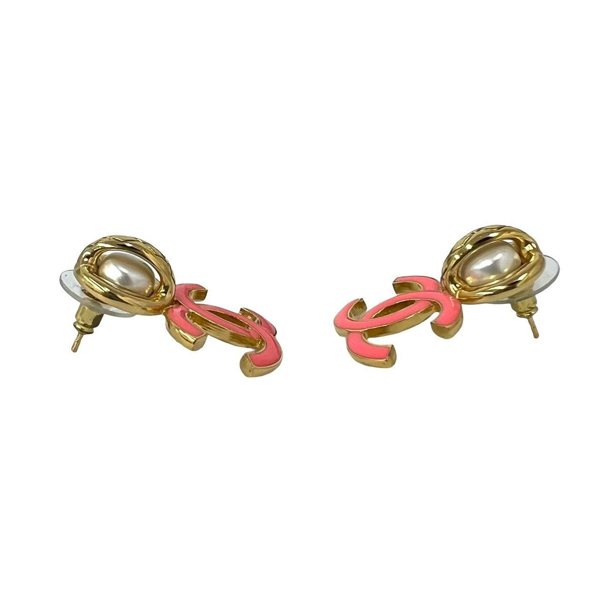 Chanel CC Logo Earrings Gold — view 5