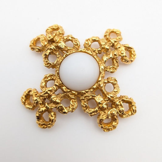 Chanel Brooch Clover Faux Pearl Lava Gold 93A Vintage