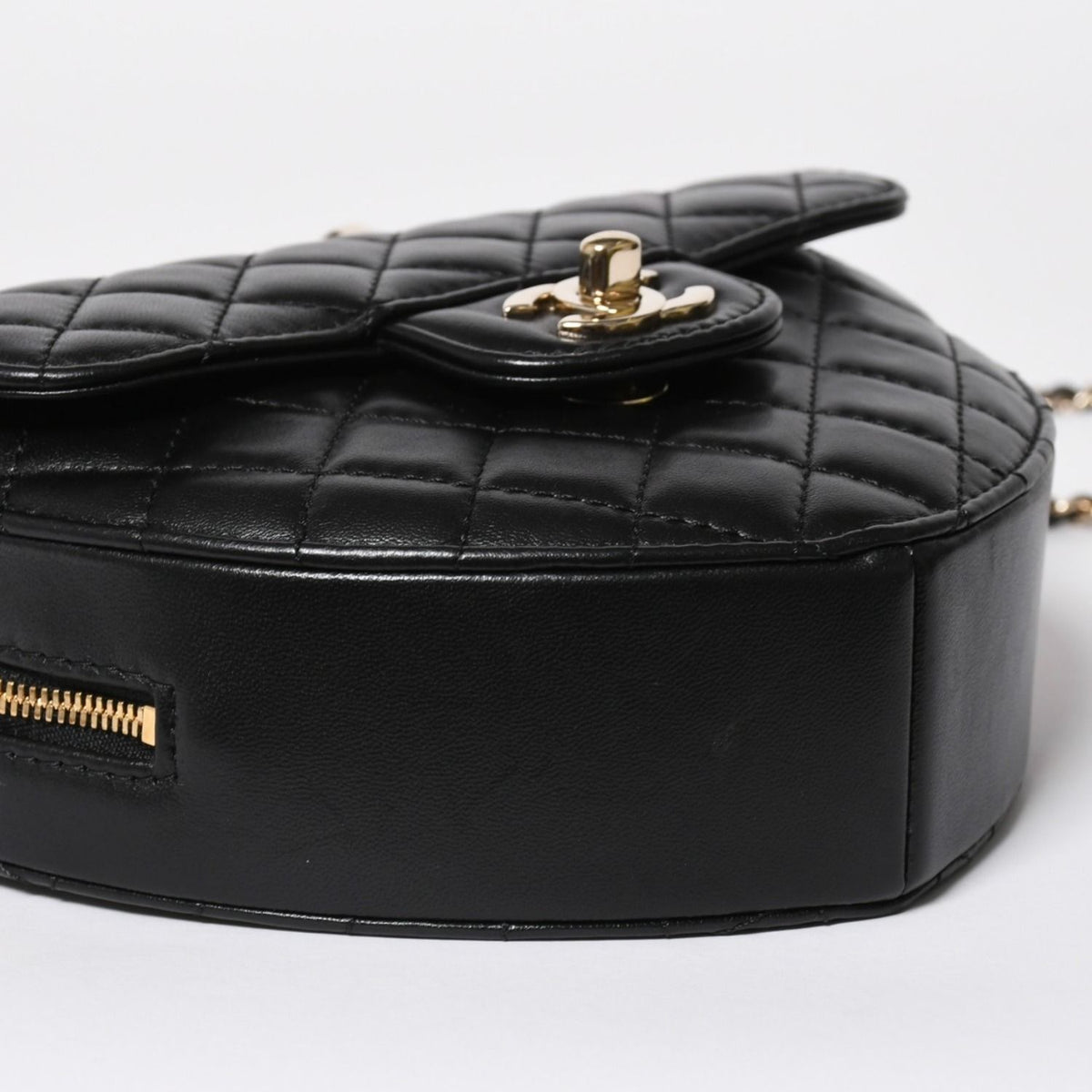 Chanel Heart Chain Shoulder Bag CC Logo Lambskin Black — view 7