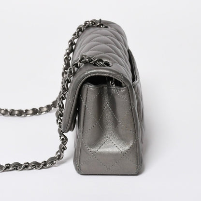 Chanel Quilted 20 S Flap S Chain Shoulder Bag CC Logo Lambskin Silver — view 4
