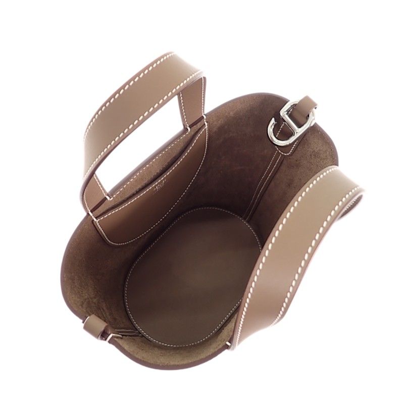 Hermes in the Loop 18 Handbag Taurillon Clemence Veau Etoupe — view 6