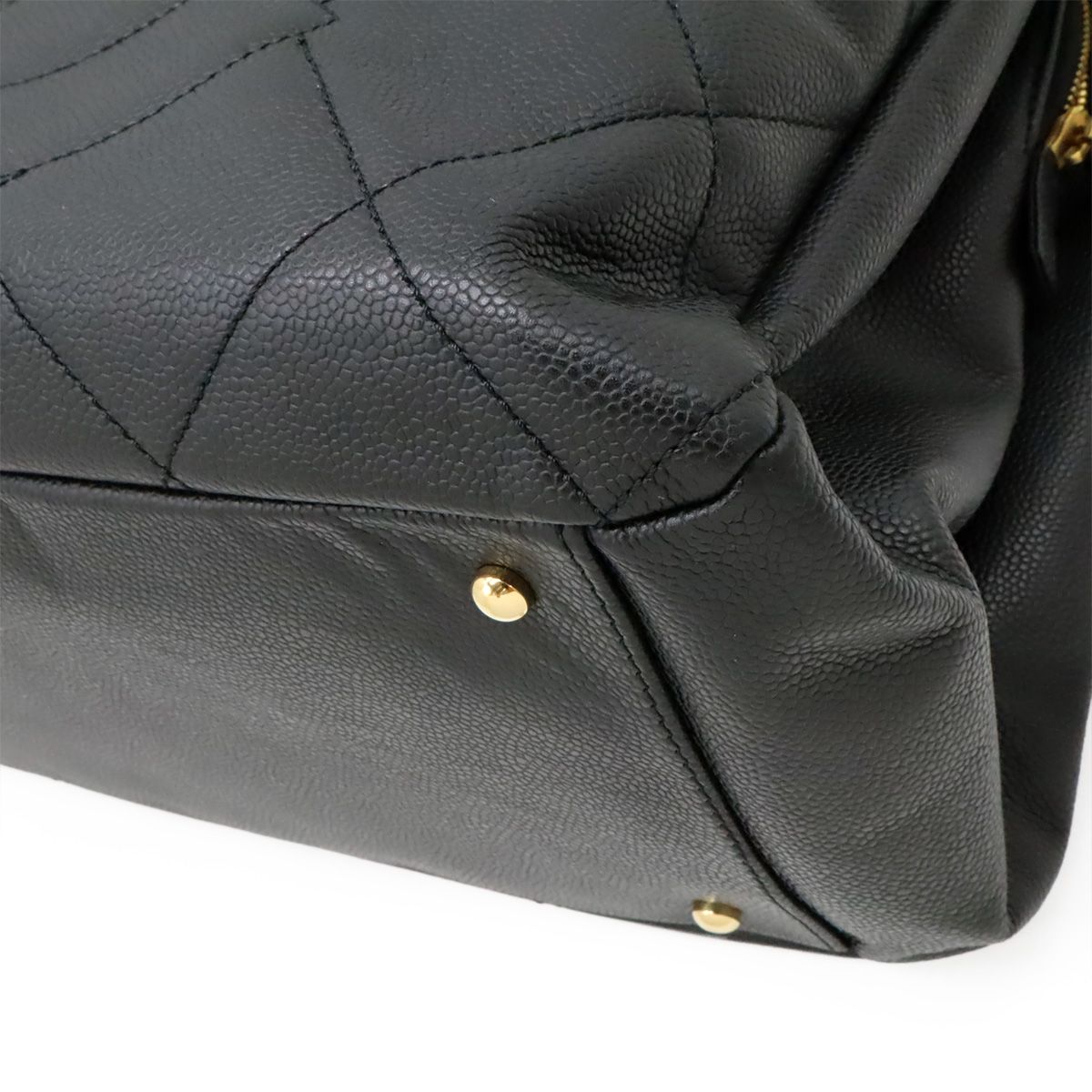 Chanel Quilted CC Logo Tote Bag Large Caviar Leather Black Silver — view 3
