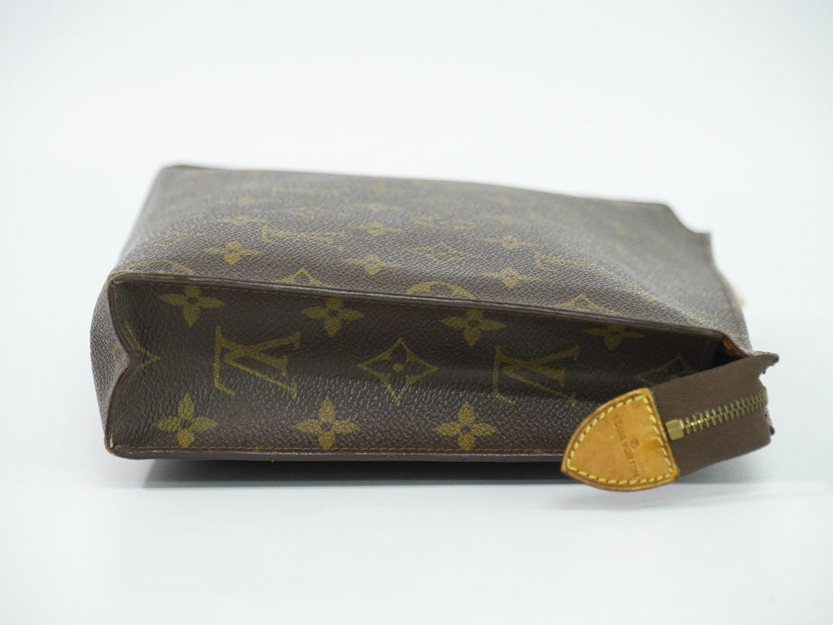 Louis Vuitton LV Poche Toilet 26 Monogram Pouch Clutch Brown — view 4