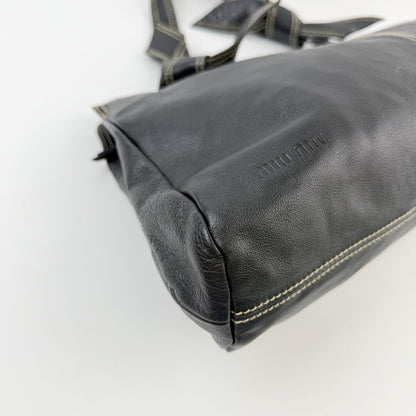 Miu Miu Logo Embossed Contrast Stitch Knot Handle Shoulder Bag Leather Black — view 7