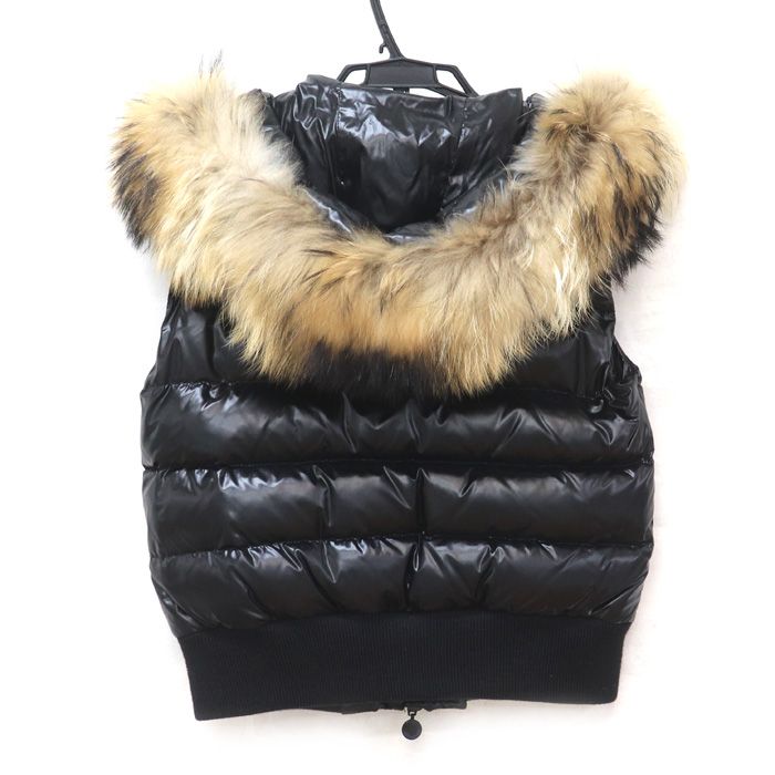 Moncler Tarn Gilet Down Vest Black — view 2