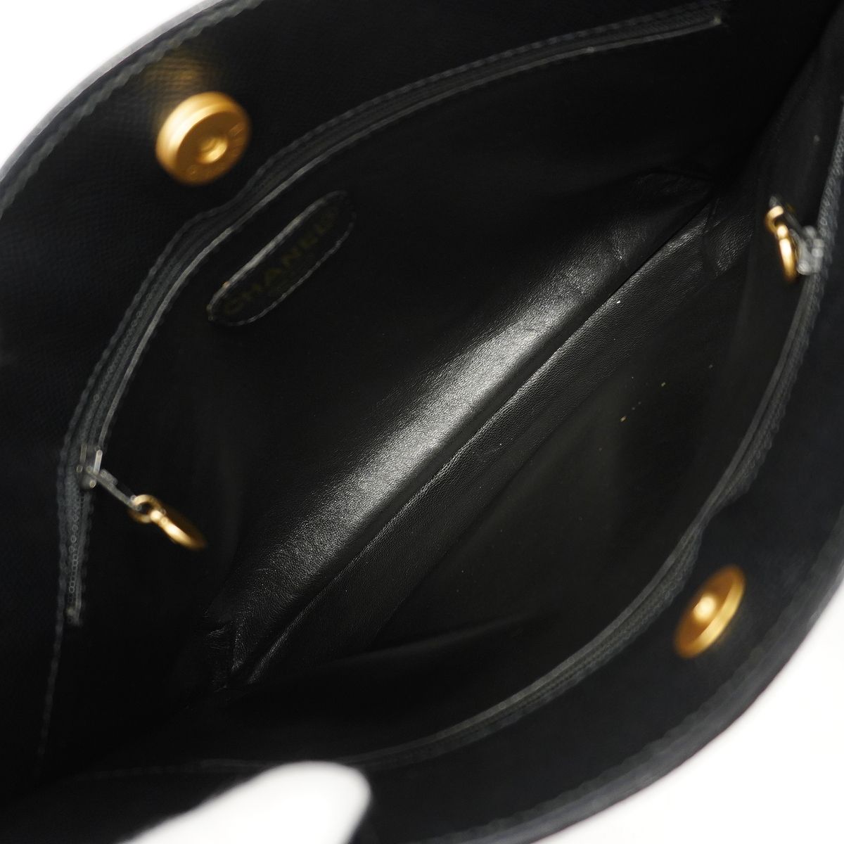 Chanel Shoulder Bag Caviar Leather Black Gold — view 4