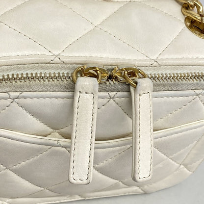 Chanel Shoulder Bag Quilted Lambskin White Gold — view 8