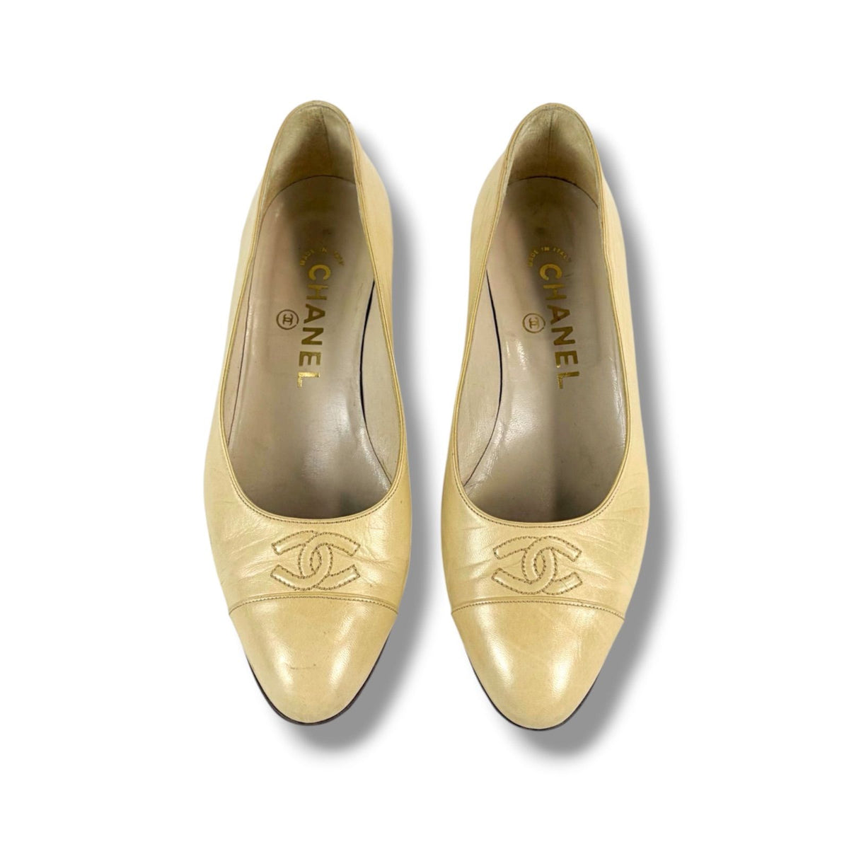 Chanel Coco Low Heeled Pumps CC Logo Beige Heels — view 4