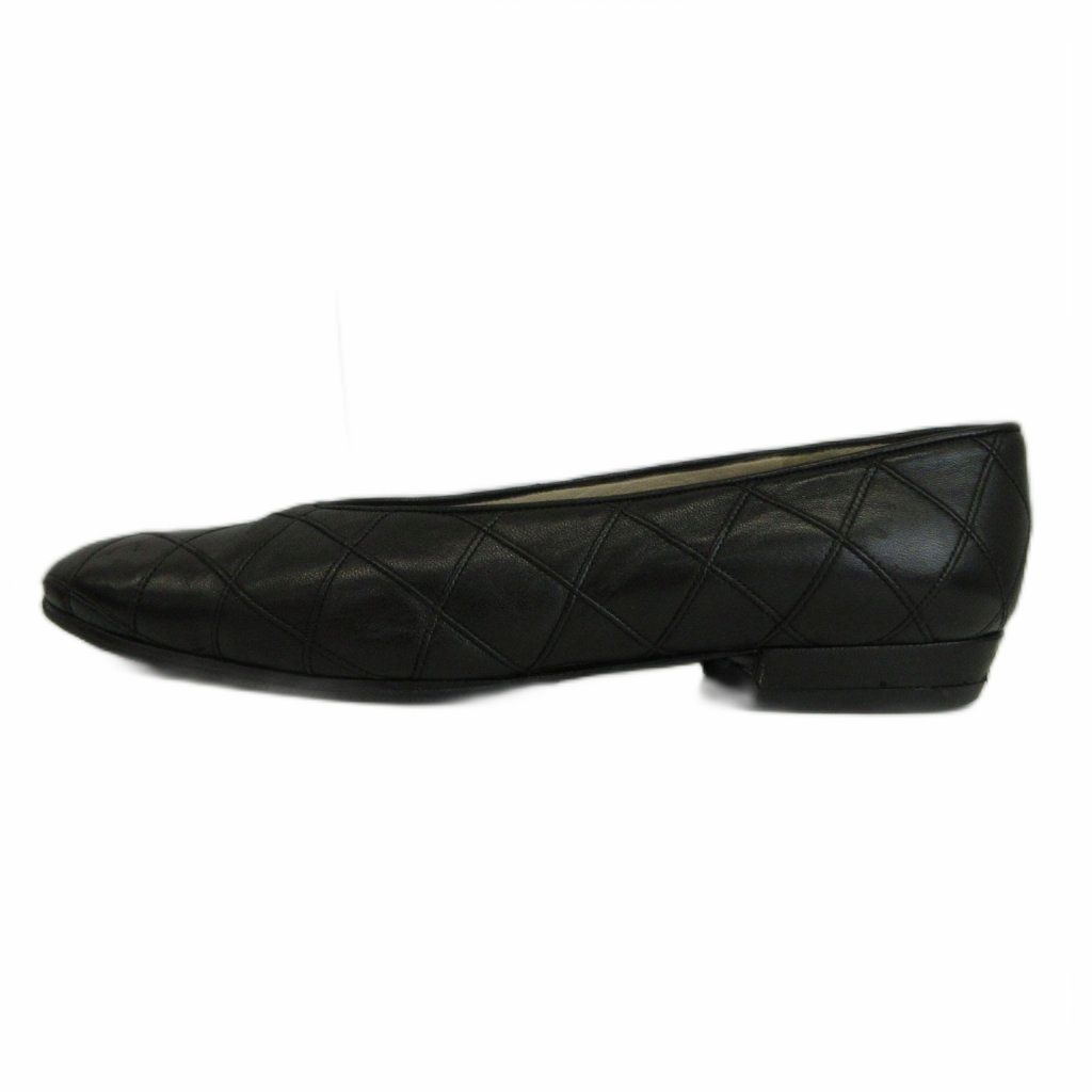 Chanel Quilted Leather Pumps Flat Shoes Almond Toe Black — view 2