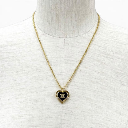Chanel CC Logo Heart Pendant Gold Black — view 3