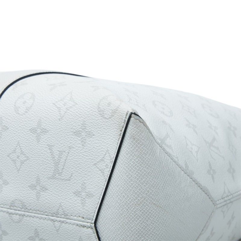 Louis Vuitton Taigarama Weekend Tote NM Shoulder Bag 2-Way Blanc White Leather — view 4