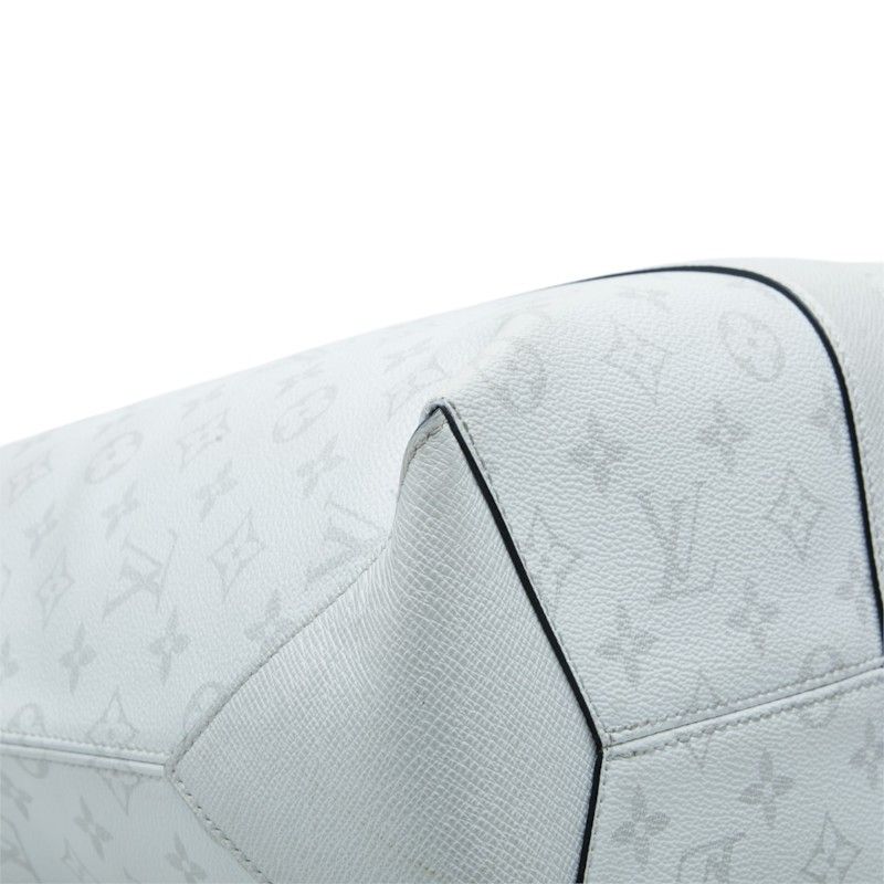 Louis Vuitton Taigarama Weekend Tote NM Shoulder Bag 2-Way Blanc White Leather — view 7