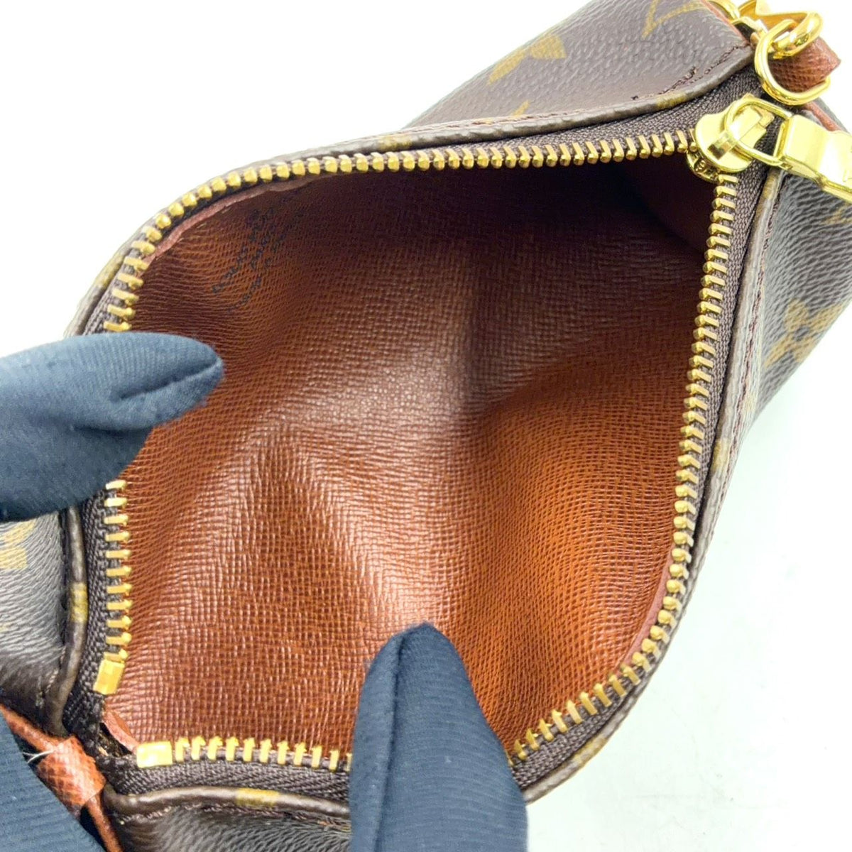 Louis Vuitton Papillon Leather Brown Light Pouch Gold — view 3