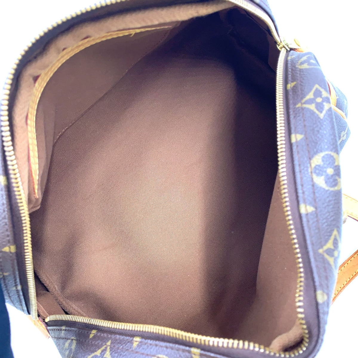 Louis Vuitton Montorgueil PM Monogram Leather Brown Light Shoulder Bag Gold — view 3