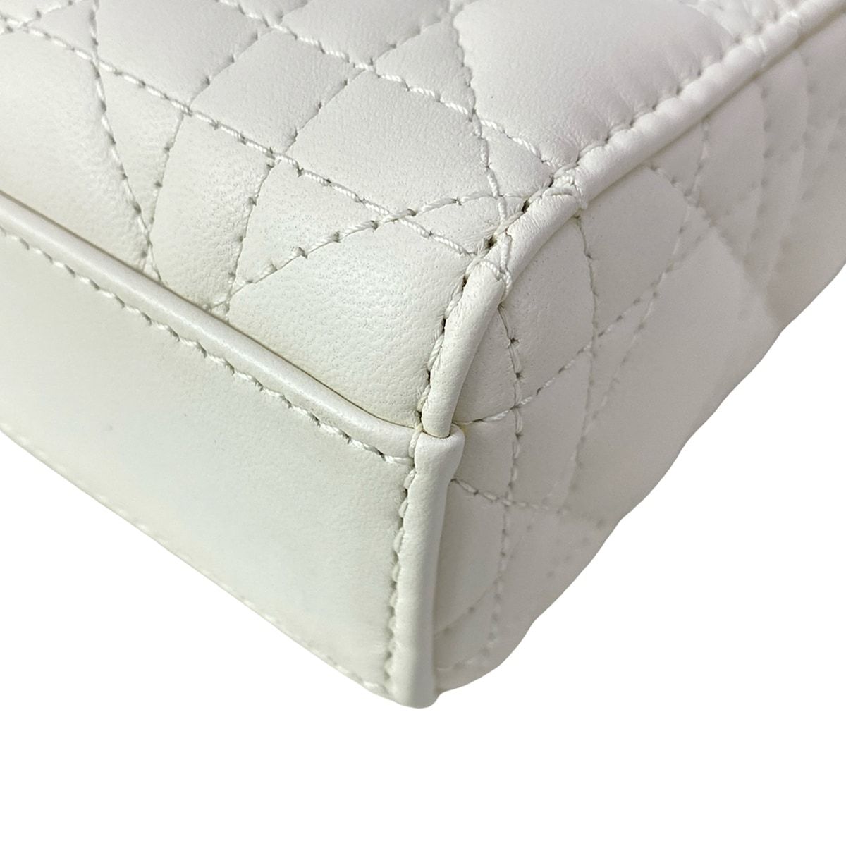Dior Handbag les Didi Joy Bag Medium White Lambskin — view 7