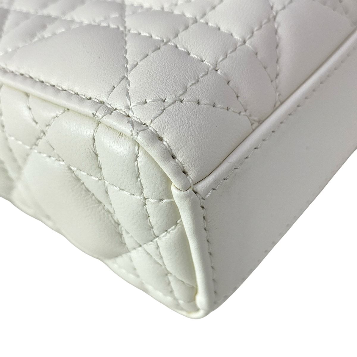 Dior Handbag les Didi Joy Bag Medium White Lambskin — view 8