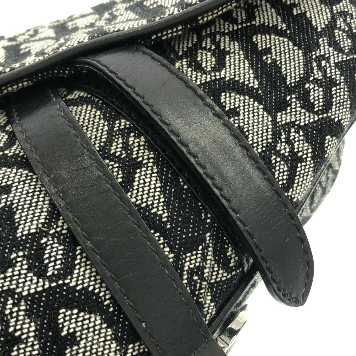 Dior Vintage Saddle Shoulder Bag — view 4