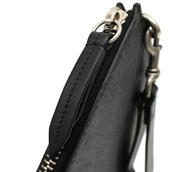 Gucci GG Supreme Clutch — view 7