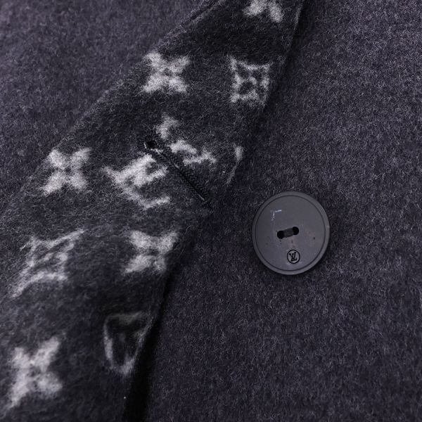 Louis Vuitton Cape Gray — view 5