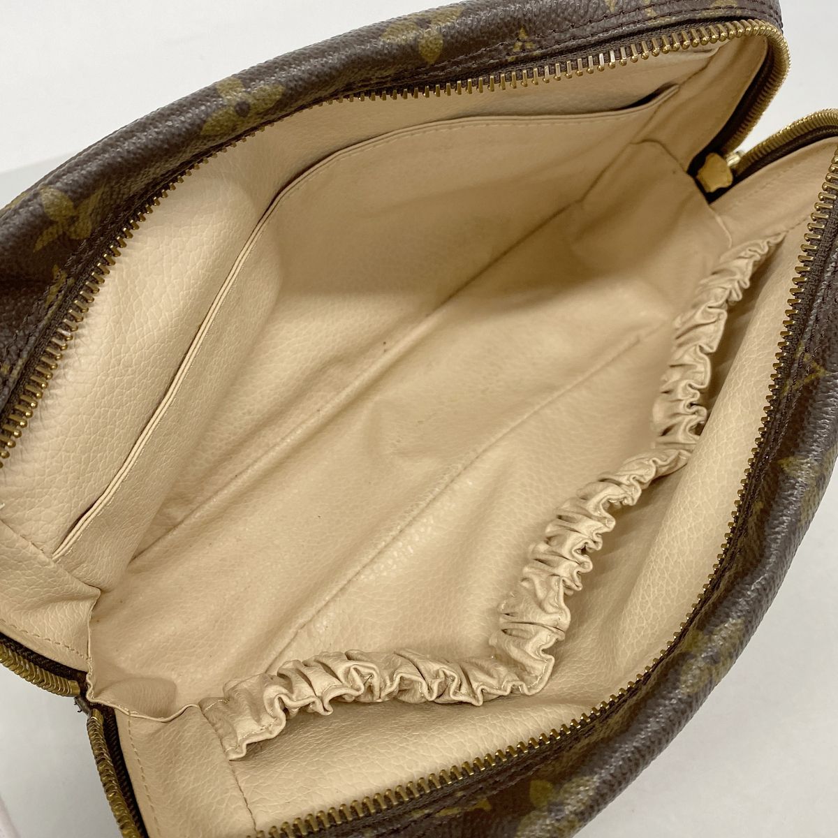 Louis Vuitton Pouch Monogram Trousse Toilette 23 Brown — view 4