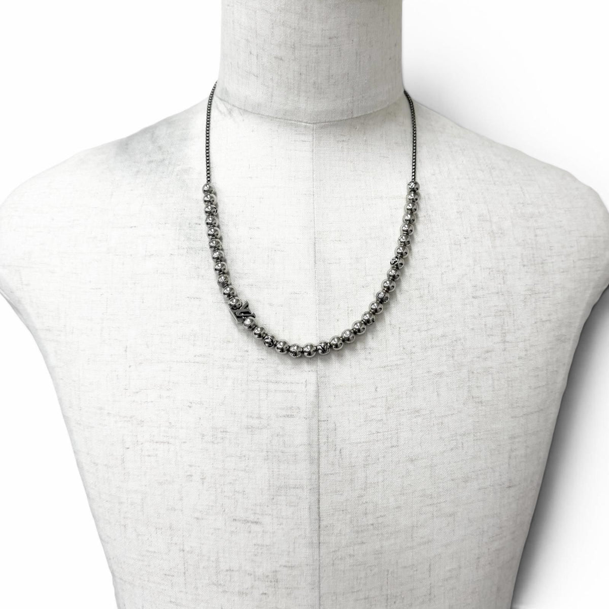 Louis Vuitton Necklace Damier Staple Ball Silver — view 2
