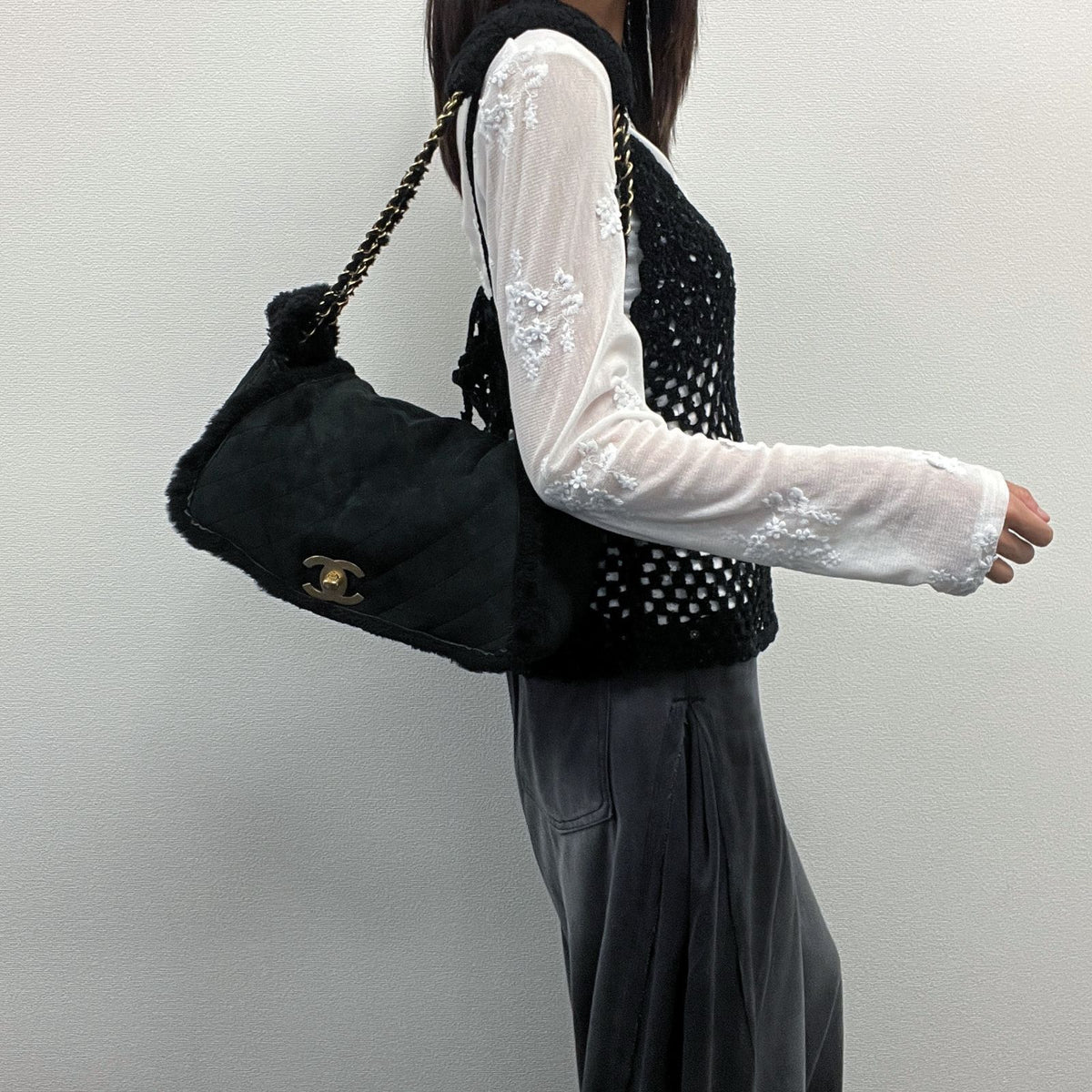 Chanel Quilted CC Logo Chain Shoulder Bag Shearling Suede Black Gold Seal