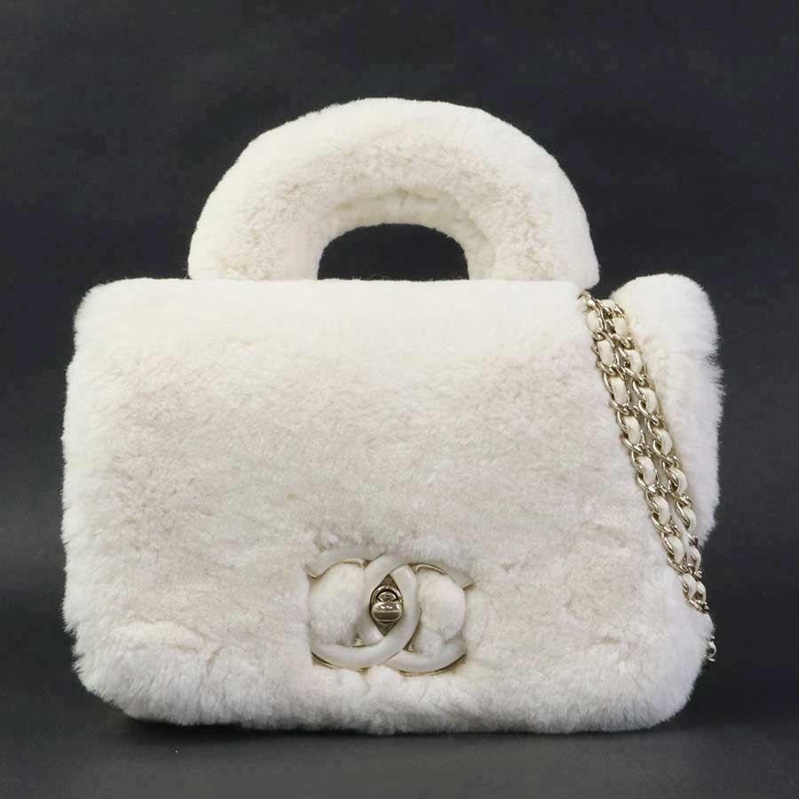 Chanel Shoulder Bag Cream