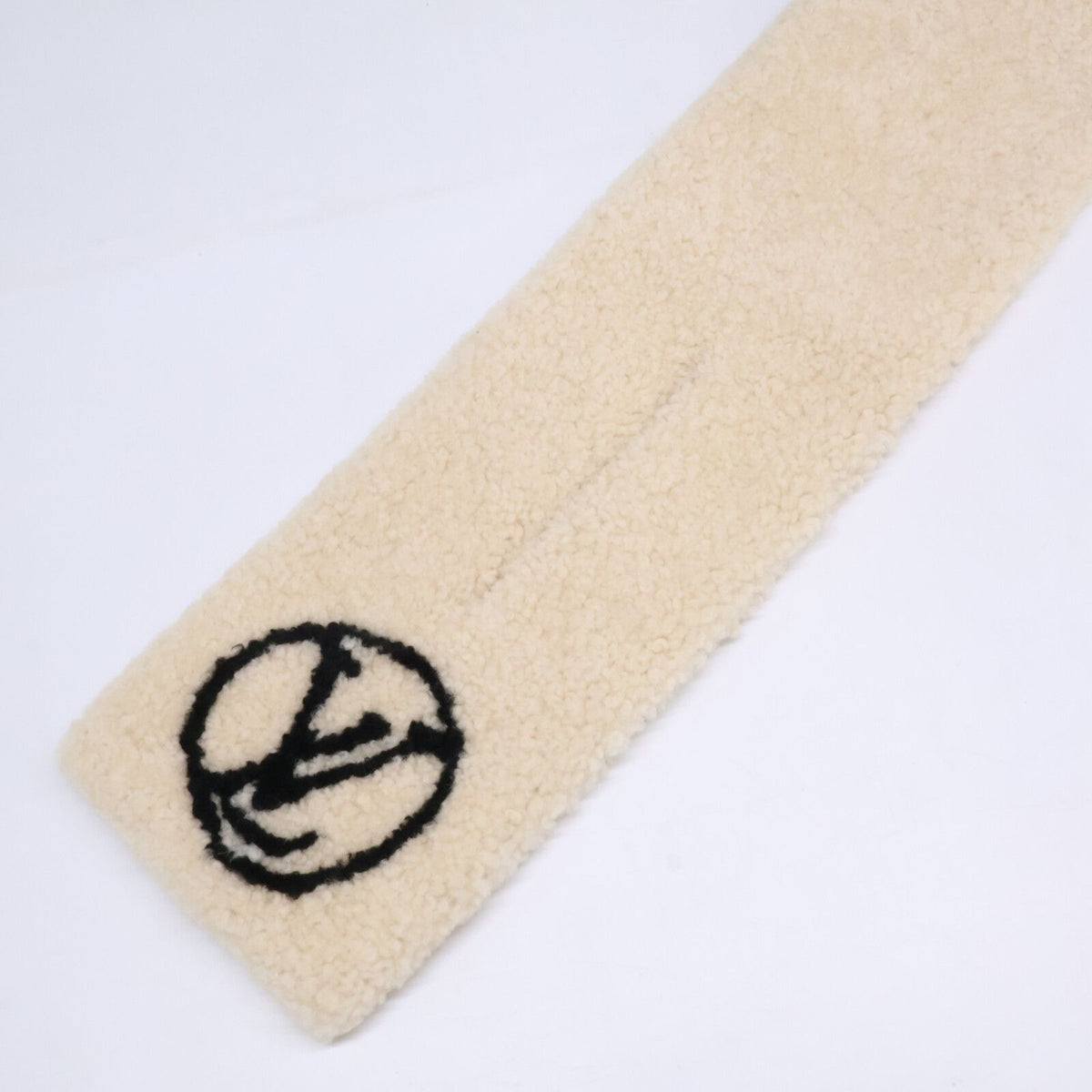 Louis Vuitton Echarpe Shearling Lamb Tippet — view 2