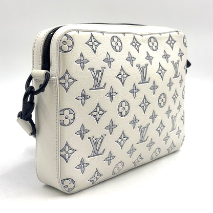 Louis Vuitton Trio Messenger Leather White Shoulder Bag Black — view 2