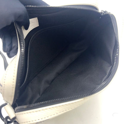 Louis Vuitton Trio Messenger Leather White Shoulder Bag Black — view 3