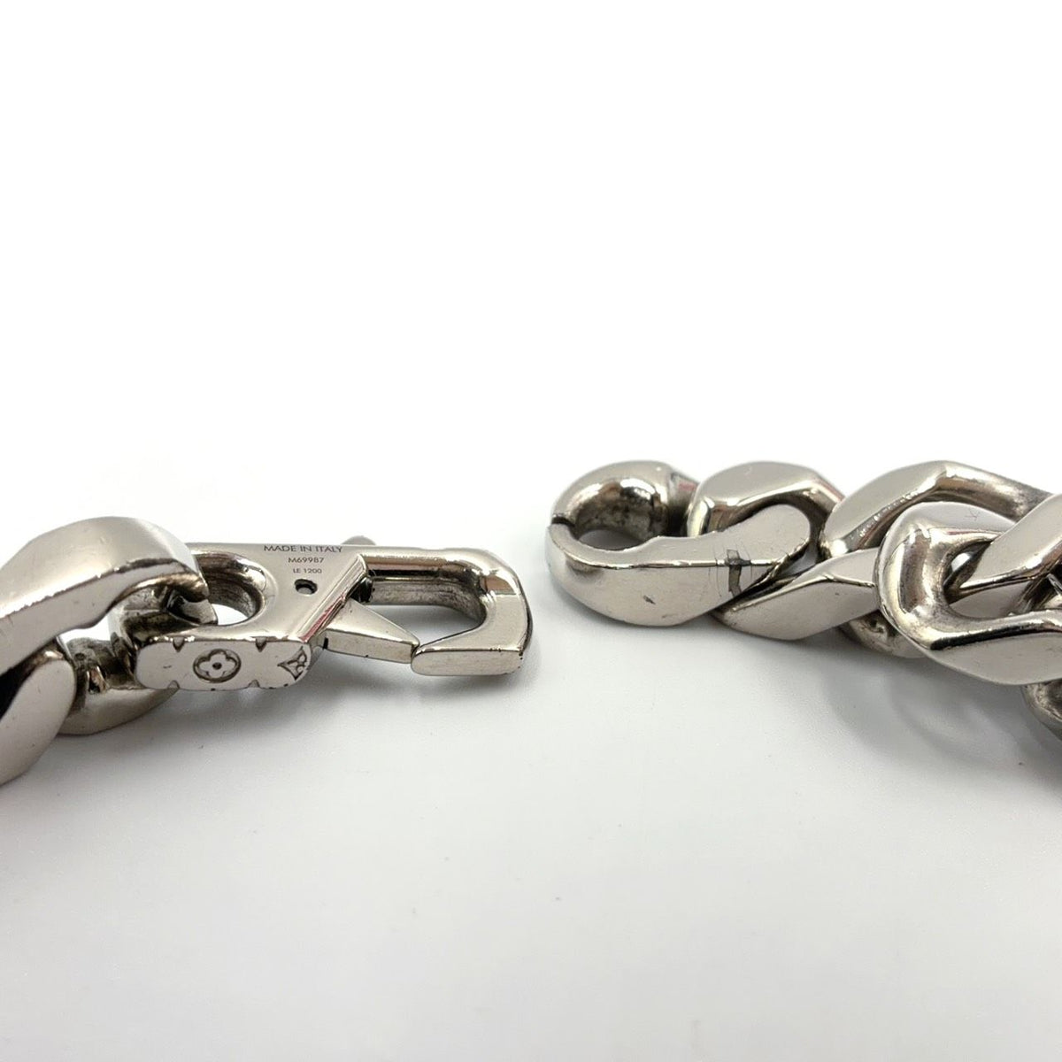 Louis Vuitton Collier Links LV Chain Metal Silver Necklace — view 5