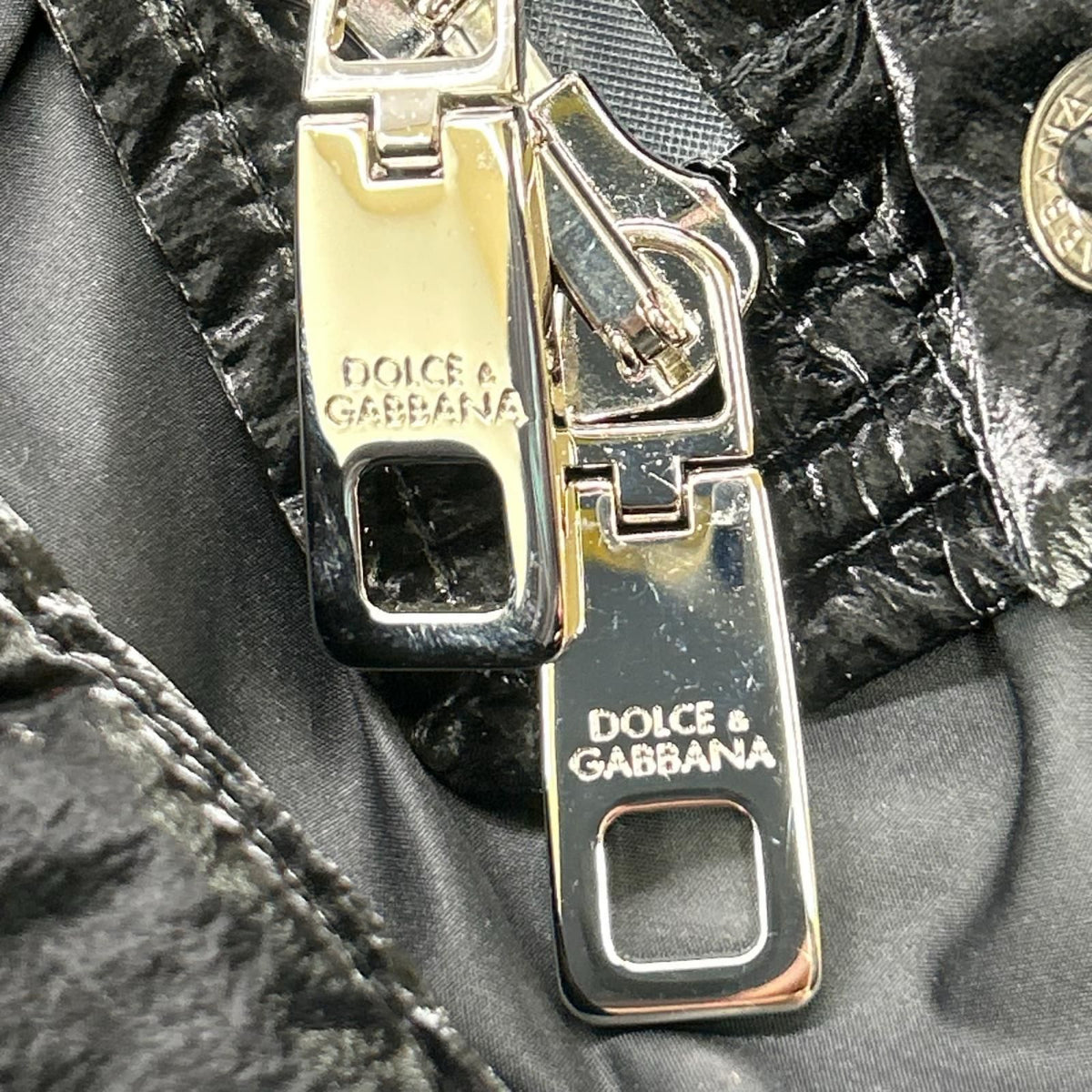 Dolce & Gabbana Black Nylon Coating Sleeve Emblem Down Jacket 38 — view 7