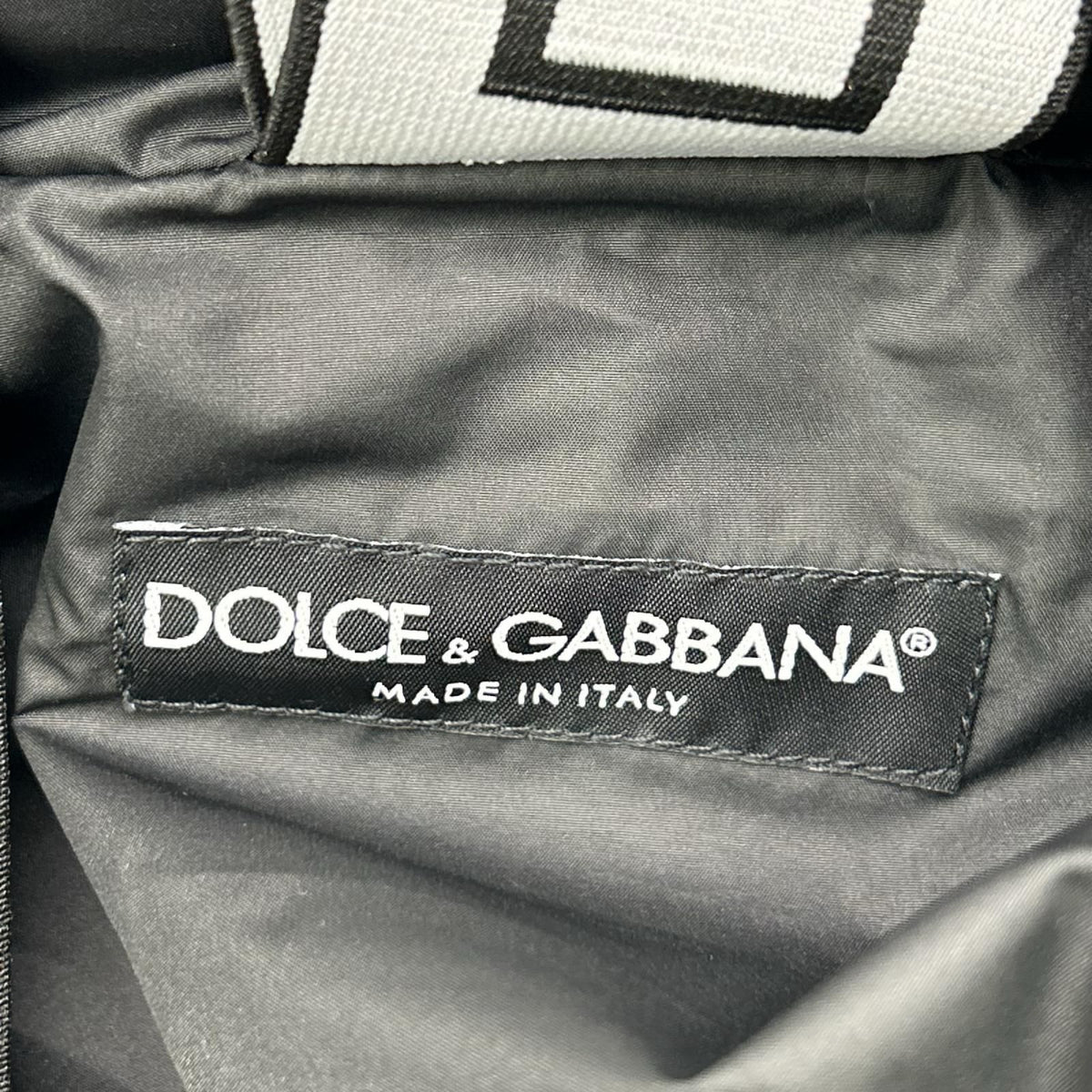 Dolce & Gabbana Black Nylon Coating Sleeve Emblem Down Jacket 38 — view 4