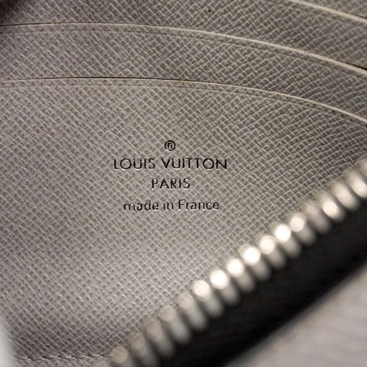 Louis Vuitton Wallet Taigarama Pochette Discovery PM Antarctica — view 5