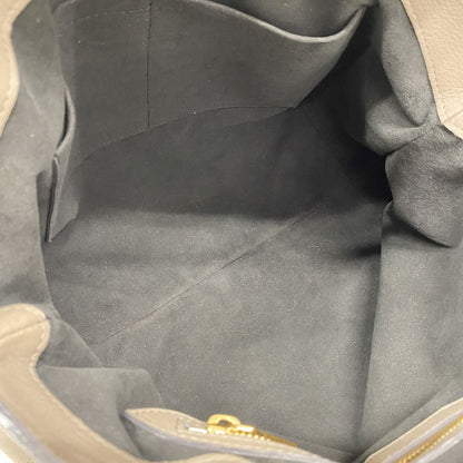Louis Vuitton Handbag Mahina Seals PM Taupe — view 4