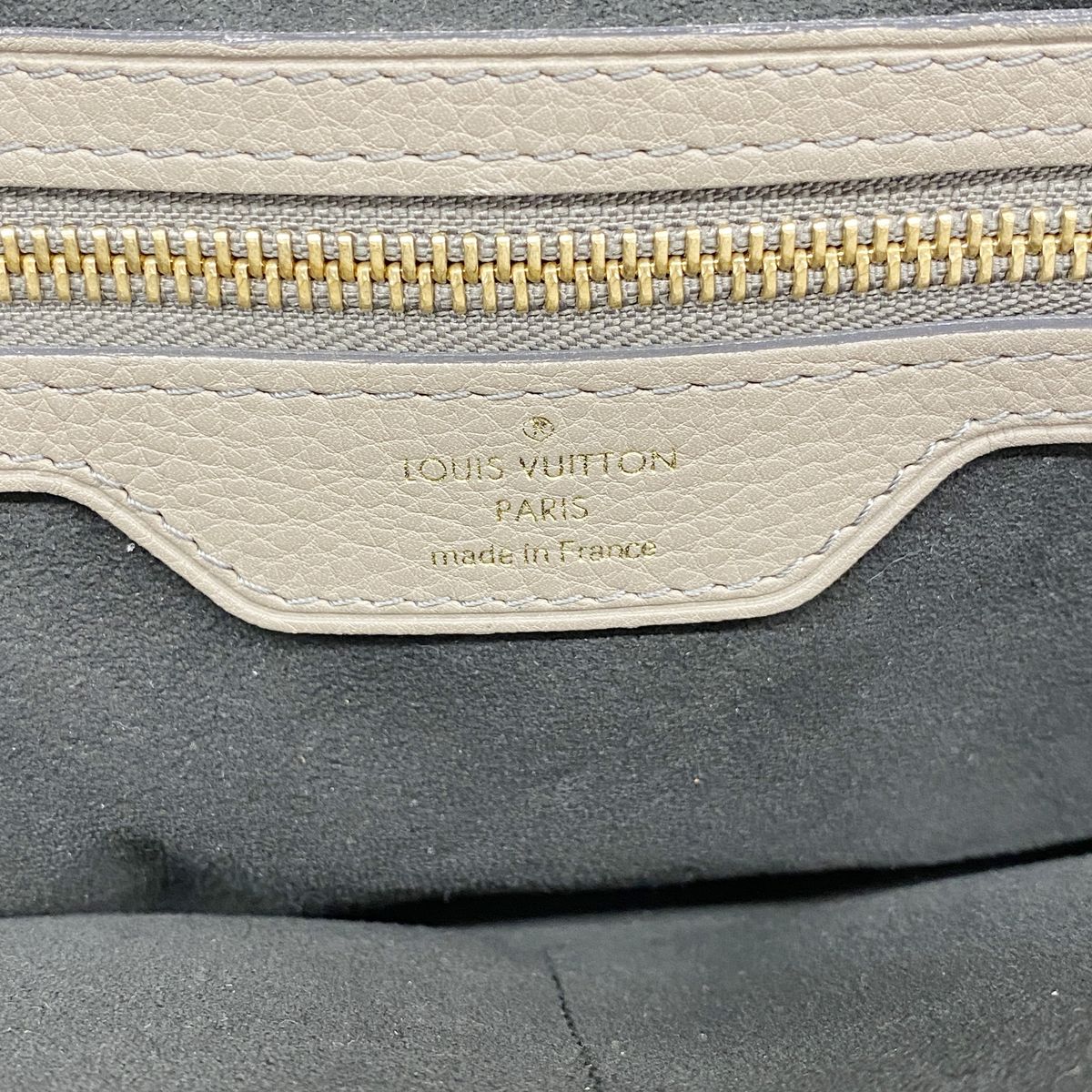 Louis Vuitton Handbag Mahina Seals PM Taupe — view 5