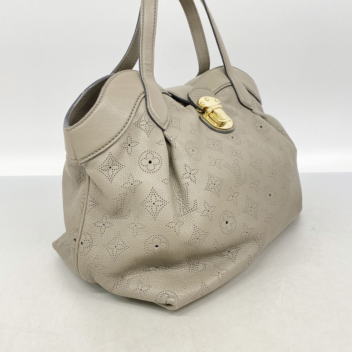 Louis Vuitton Handbag Mahina Seals PM Taupe — view 2