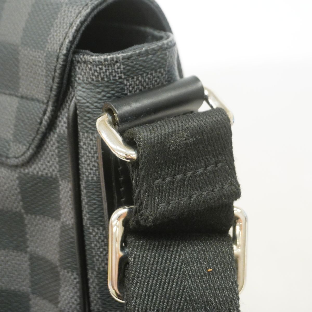 Louis Vuitton Shoulder Bag Damier Graphite District PM Black — view 8