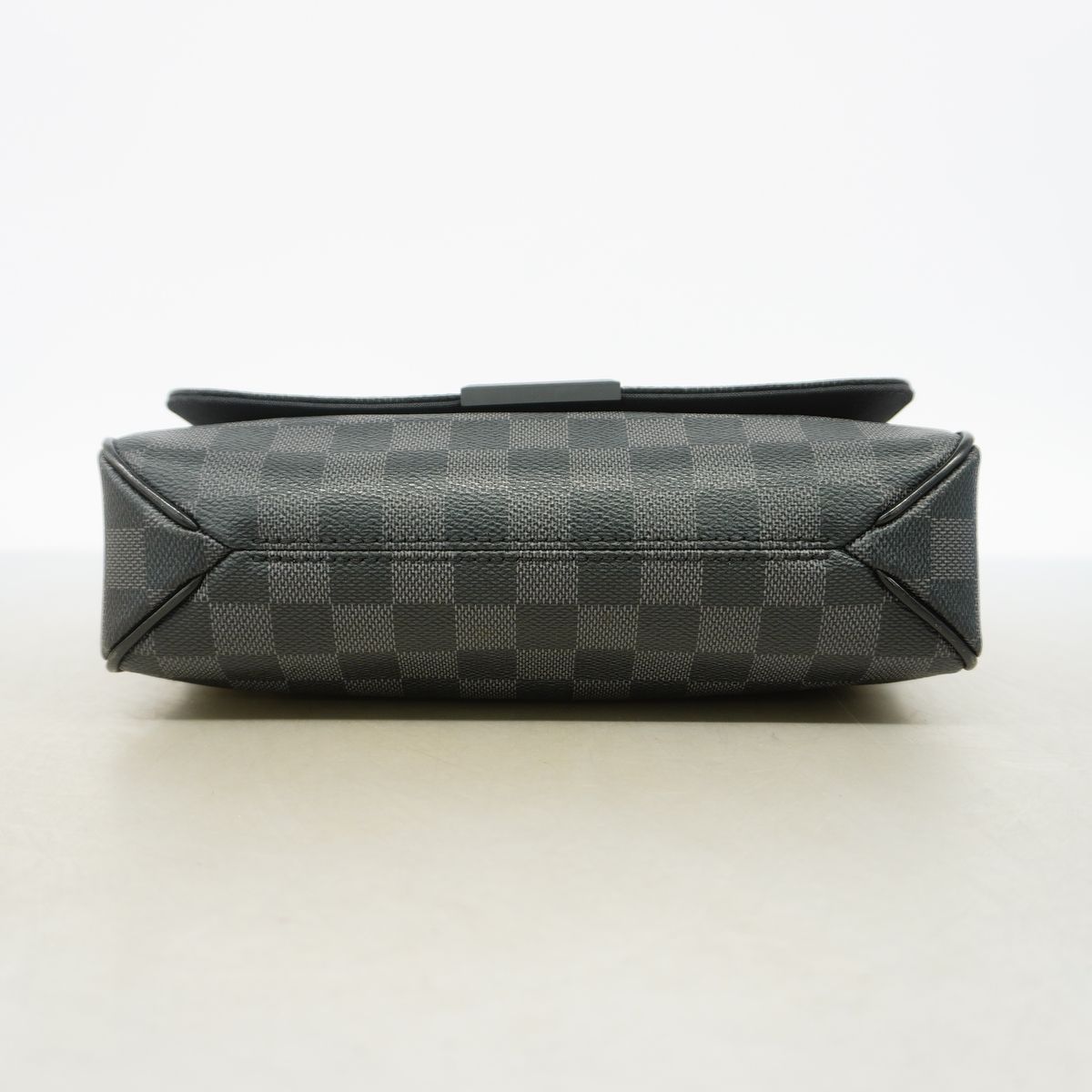 Louis Vuitton Shoulder Bag Damier Graphite District PM Black — view 3